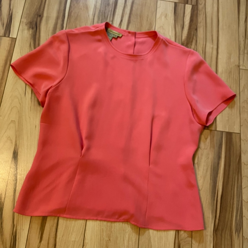 Women’s 100% Silk Pink Short Sleeve Top Buttons Down Back A.J. Christopher Sz 8
